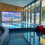 Daire Stunning Lakefront With Panoramic Views