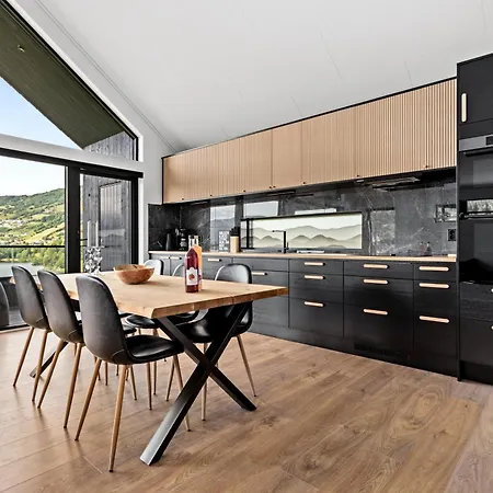 Apartament Stunning Lakefront With Panoramic Views *