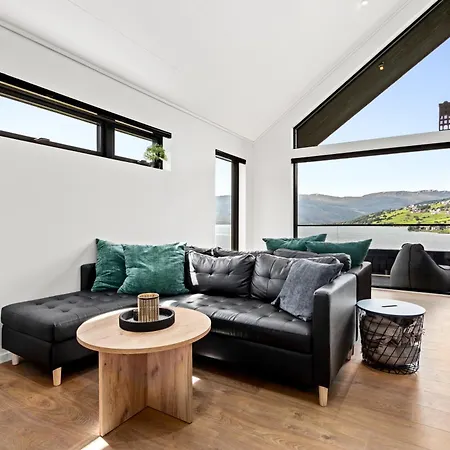 Top-floor Lakefront Near Apartamento