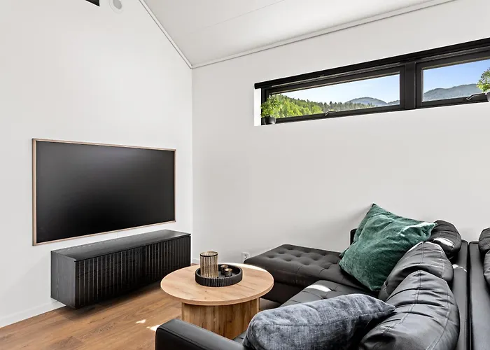 公寓 Stunning Lakefront Apartment With Panoramic Views *