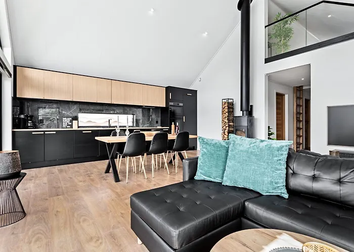 Top-floor Lakefront Near Apartment Hafslo