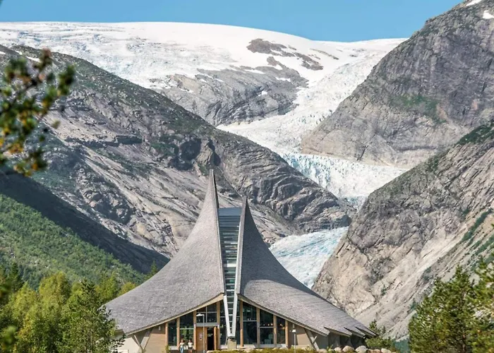 Top-floor Lakefront Near