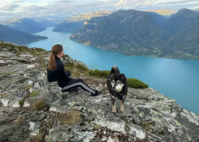 Top-floor Lakefront Near