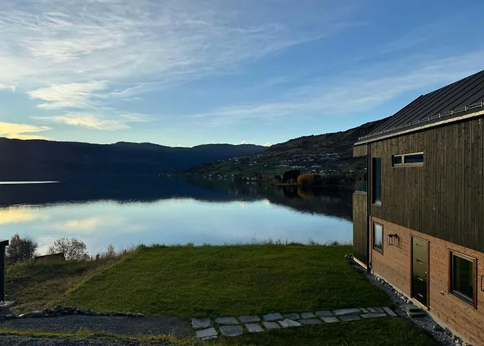 Apartamento Stunning Lakefront Apartment With Panoramic Views *